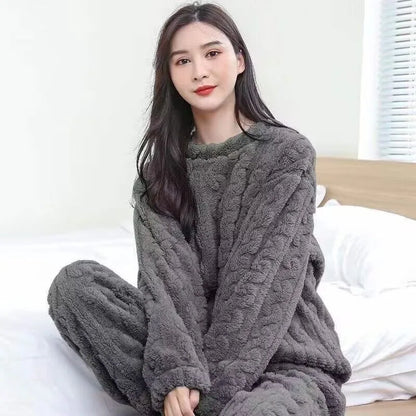 Women’s Luxury Pajamas by Mufella – Timeless Design & Everyday Comfort