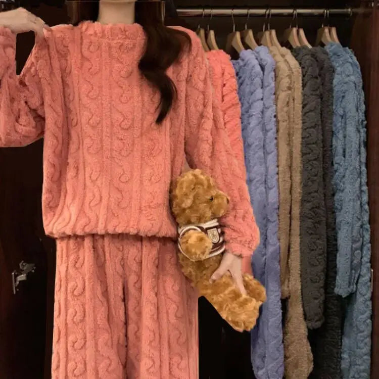 Women’s Luxury Pajamas by Mufella – Timeless Design & Everyday Comfort