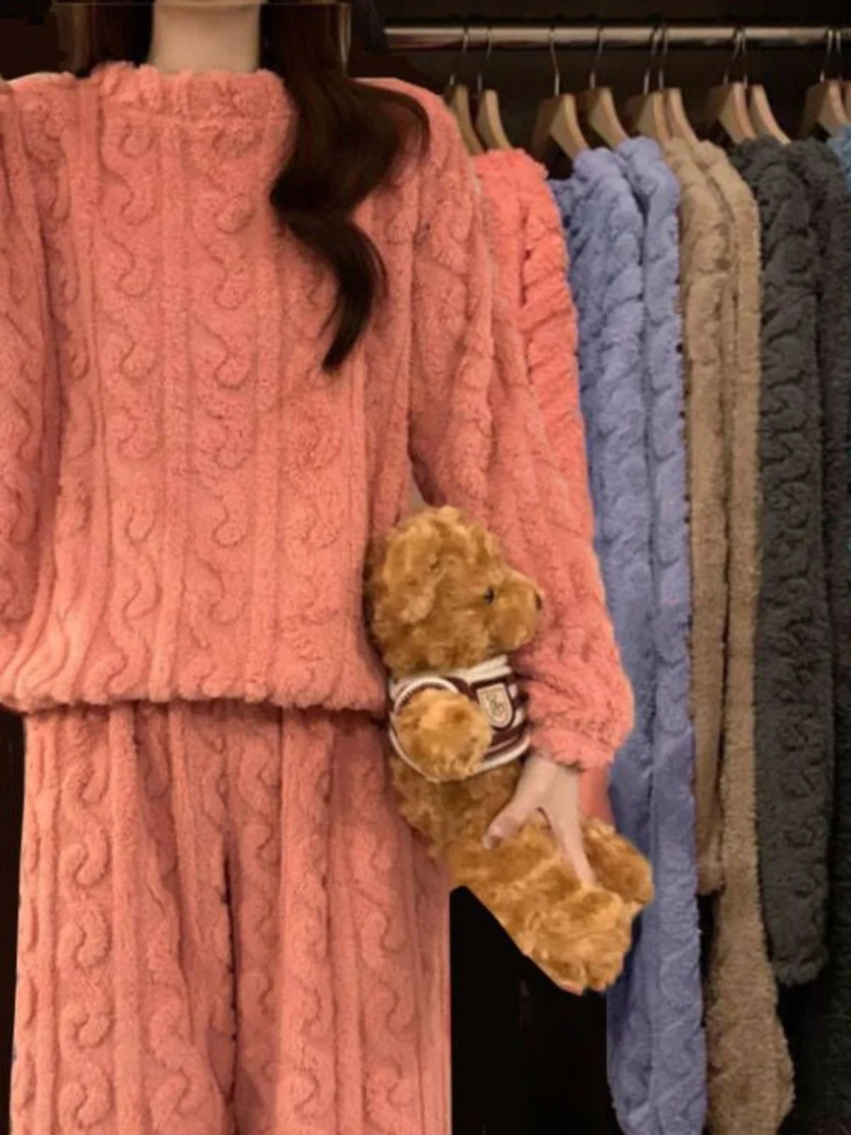 Women’s Luxury Pajamas by Mufella – Timeless Design & Everyday Comfort